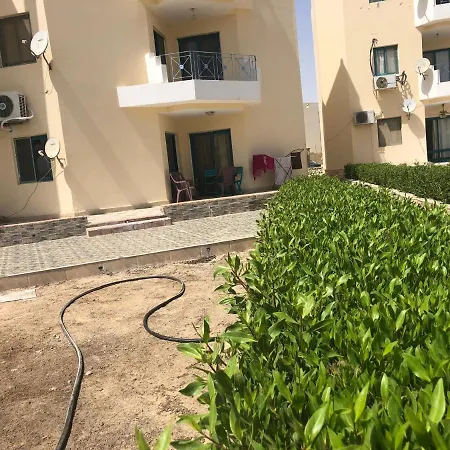 Вілла Cozy Sunny Ground Chalet With Terrace-Ras Sudr Екстер'єр фото