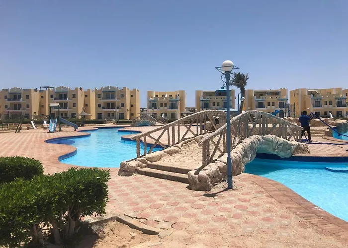 Cozy Sunny Ground Chalet With Terrace-Ras Sudr